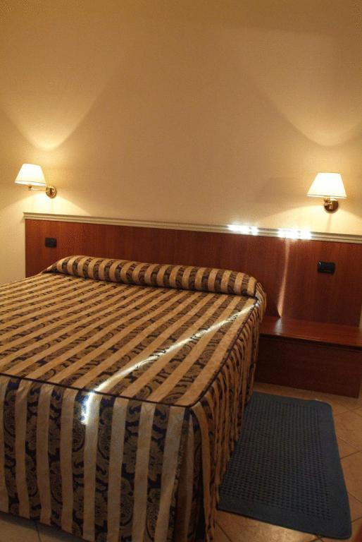 Hotel La Maddalena Quattro Castella Pokoj fotografie